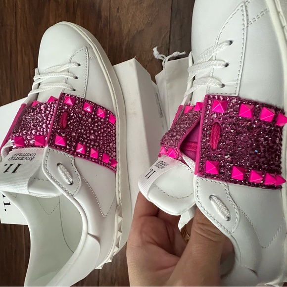 VALENTINO - Picture 5 of 8